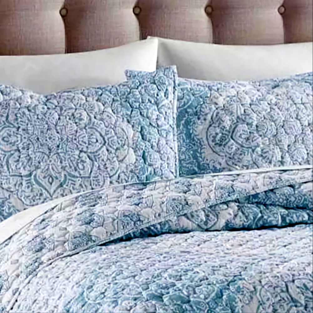 Martha Stewart Medallion Matelasse Pillow Shams - Set of 2